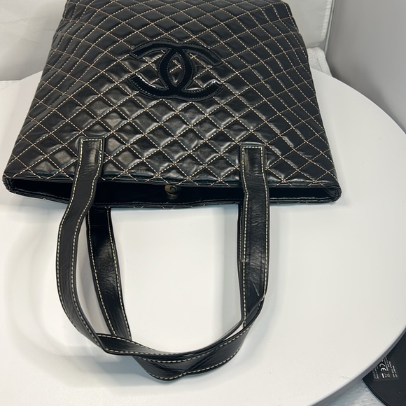 Authentic Chanel hand bag tote - Picture 6 of 16